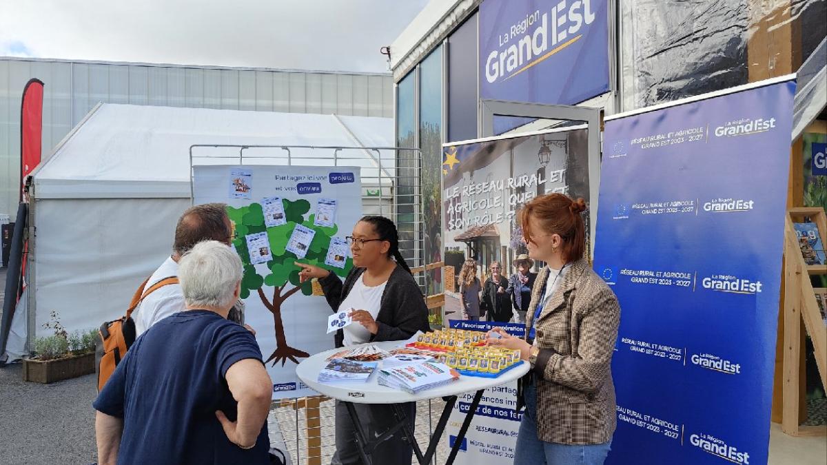 Stand du Réseau Rural et Agricole Grand Est à la Foire de Châlons 2025